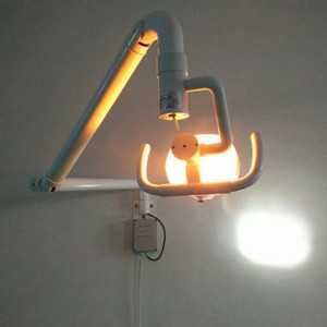 50W Wandbehang Zahnheilkunde Medizinische Mundleuchte mit Arm Shadowless kaltes Licht