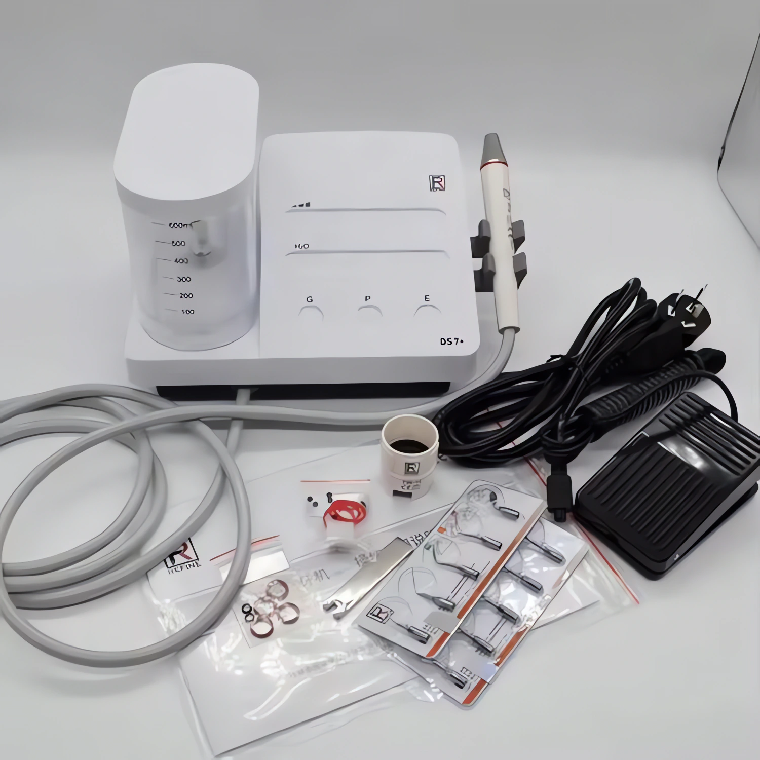 Refine DS7+ Ultrasonic Scaler mit Wassertank Kompatibel mit EMS